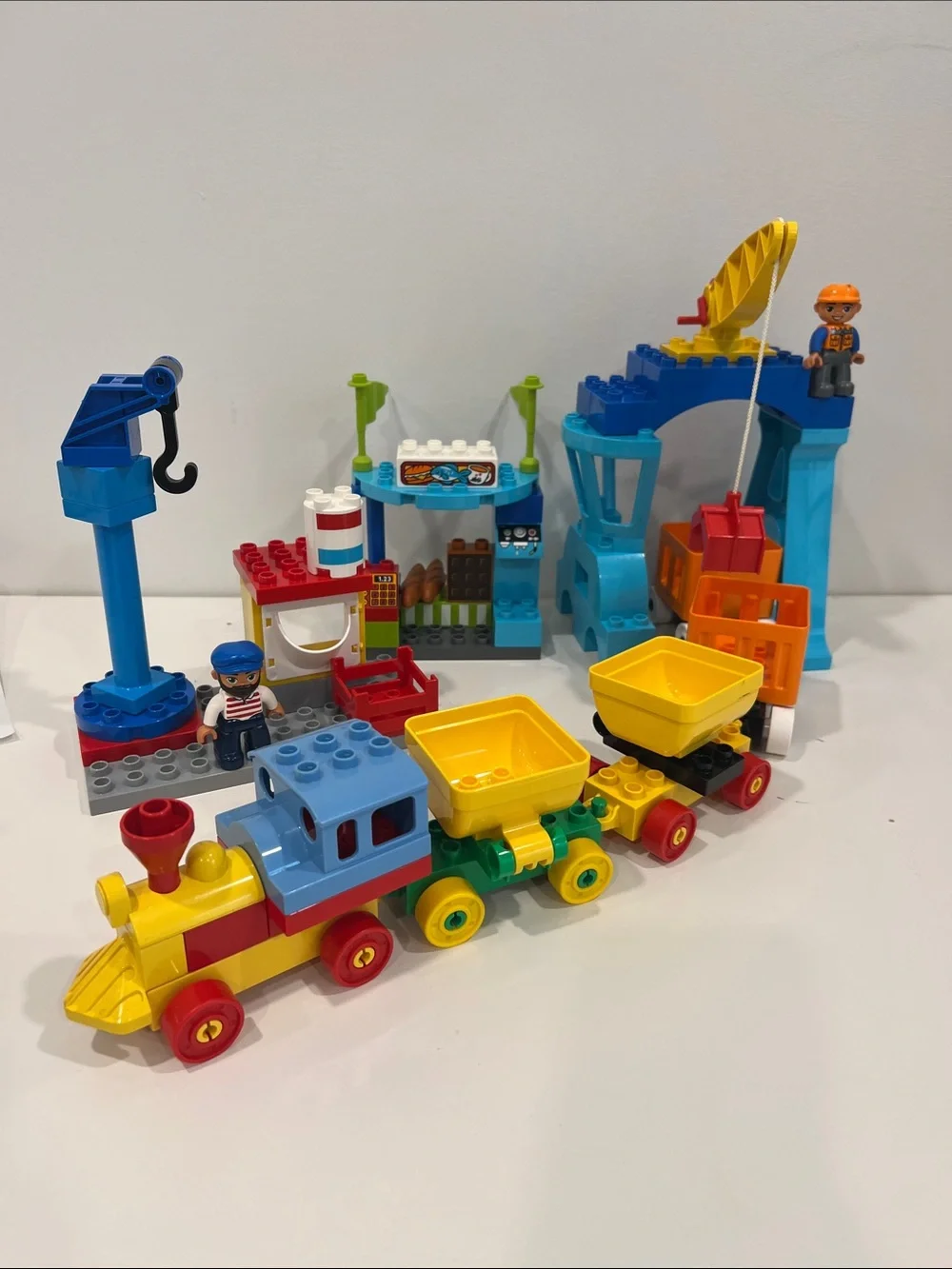 LEGO DUPLO Construction Train Loading station - toddler toy